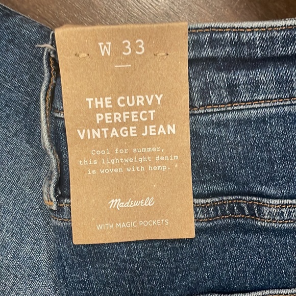 The Curvy Perfect Vintage Jeans - Picture 4 of 5